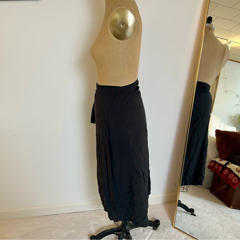 GAP Women’s Black Wrap Midi Skirt - Picture 7 of 11